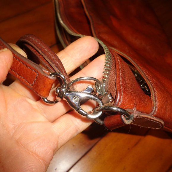 Fossil Leather Crossbody Bag Cognac Zip Closure Pockets Adj./Removable Strap - Picture 4 of 13